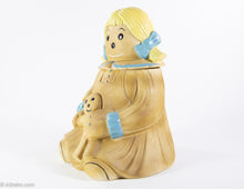 Load image into Gallery viewer, RARE "MOPSY" RAGGEDY ANN HOLDING GINGERBREAD MAN/DOLL COOKIE JAR