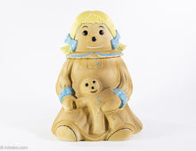 Load image into Gallery viewer, RARE "MOPSY" RAGGEDY ANN HOLDING GINGERBREAD MAN/DOLL COOKIE JAR