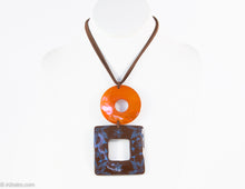 Load image into Gallery viewer, VINTAGE ARTISAN DESIGNED HAND-PAINTED GEOMETRIC SHELL PENDANT NECKLACE