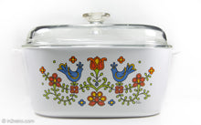 Load image into Gallery viewer, VINTAGE CORNINGWARE/PYREX "COUNTRY FESTIVAL" 5 QUART CASSEROLE DISH WITH COVER | 1975