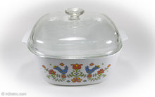 Load image into Gallery viewer, VINTAGE CORNINGWARE/PYREX "COUNTRY FESTIVAL" 5 QUART CASSEROLE DISH WITH COVER | 1975