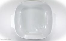 Load image into Gallery viewer, VINTAGE CORNINGWARE/PYREX "COUNTRY FESTIVAL" 5 QUART CASSEROLE DISH WITH COVER | 1975
