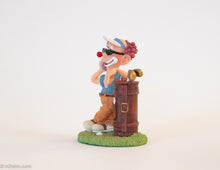 Load image into Gallery viewer, VINTAGE SLAPSTIX CLOWN GOLFER CAST RESIN SCULPTED HAND PAINTED FIGURINE/ STATUE 'PENCIL ME IN' | ORIGINAL TAG - 1999