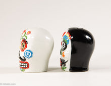 Load image into Gallery viewer, CERAMIC DAY OF THE DEAD/ DIA DE LOS MUERTOS SKULL COUPLE SALT AND PEPPER SHAKERS