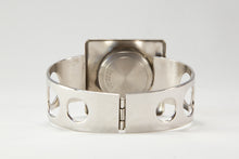 Load image into Gallery viewer, VINTAGE DESIGNER SIGNED "SUPREME" MOD STYLE SILVERTONE CLAMPER 17-JEWEL LADIES WRISTWATCH/ BRACELET