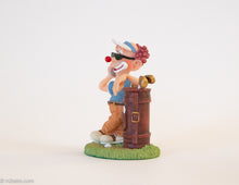 Load image into Gallery viewer, VINTAGE SLAPSTIX CLOWN GOLFER CAST RESIN SCULPTED HAND PAINTED FIGURINE/ STATUE  &#39;PENCIL ME IN&#39; | ORIGINAL TAG - 1999
