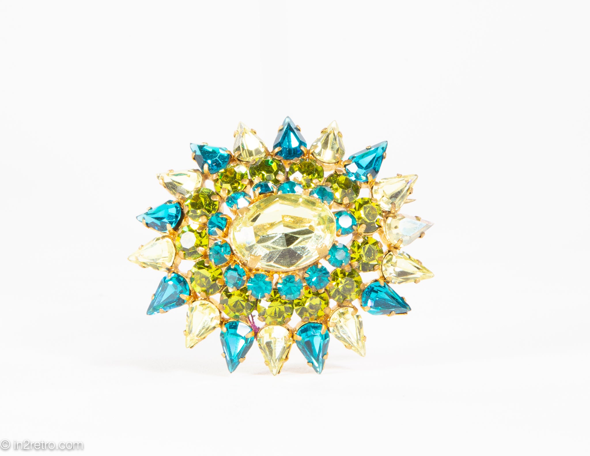BROOCHES & PINS – in2retro