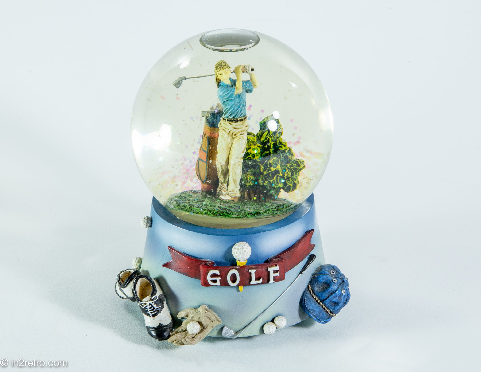 MUSICAL GOLF GLASS SNOW GLOBE OF LADY GOLFER WATER FILLED COLORFUL SPARKLES  PLAYS 'TOP OF THE WORLD