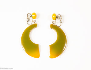 VINTAGE BAKELITE OLIVE AND BUTTERSCOTCH HALF-MOON/CRESCENT DANGLE CLIP EARRINGS/ 1960s-1970s